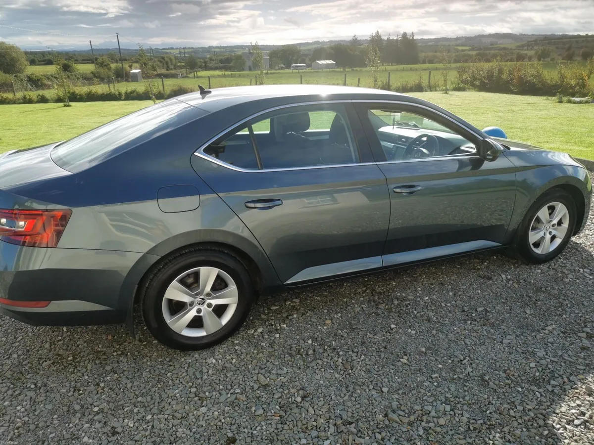 Skoda Superb 2017 - Image 3