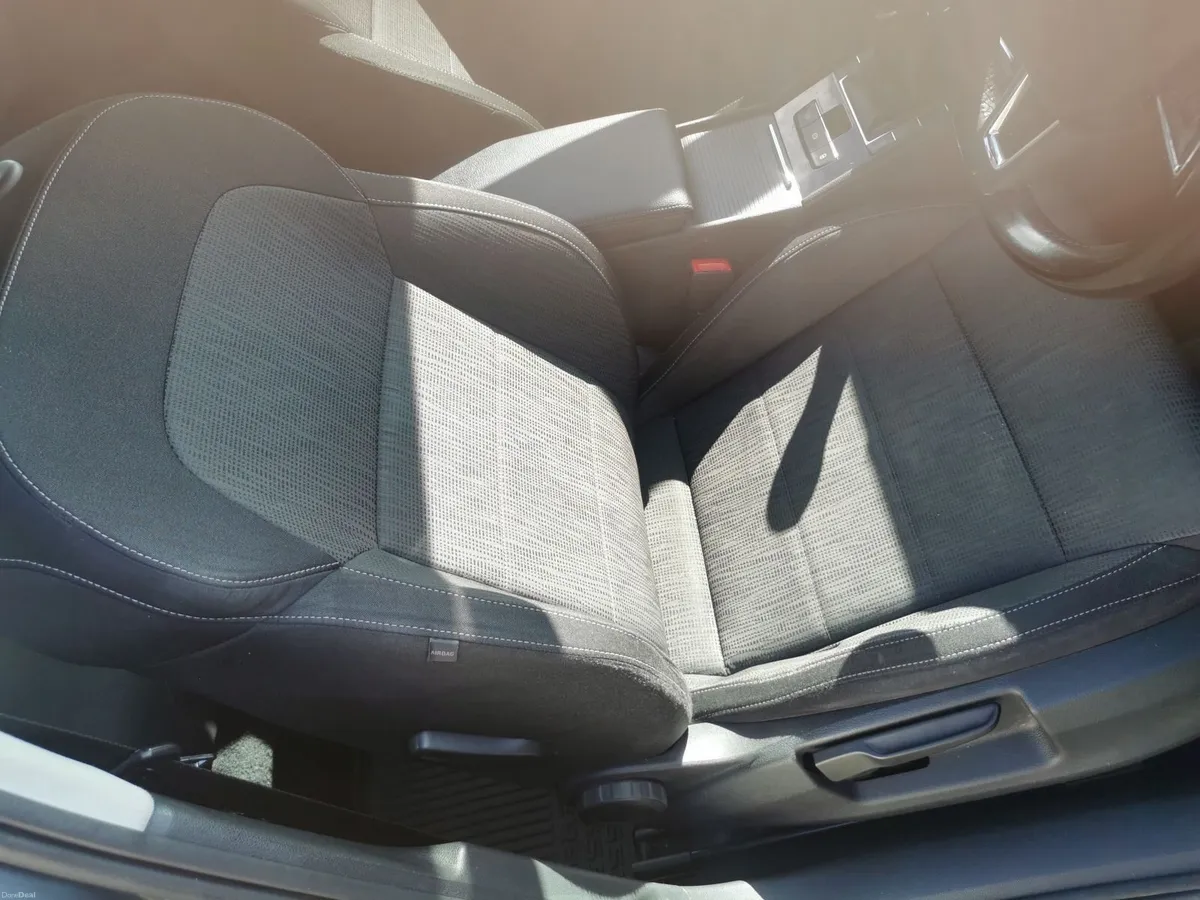 Skoda Superb 2017 - Image 5