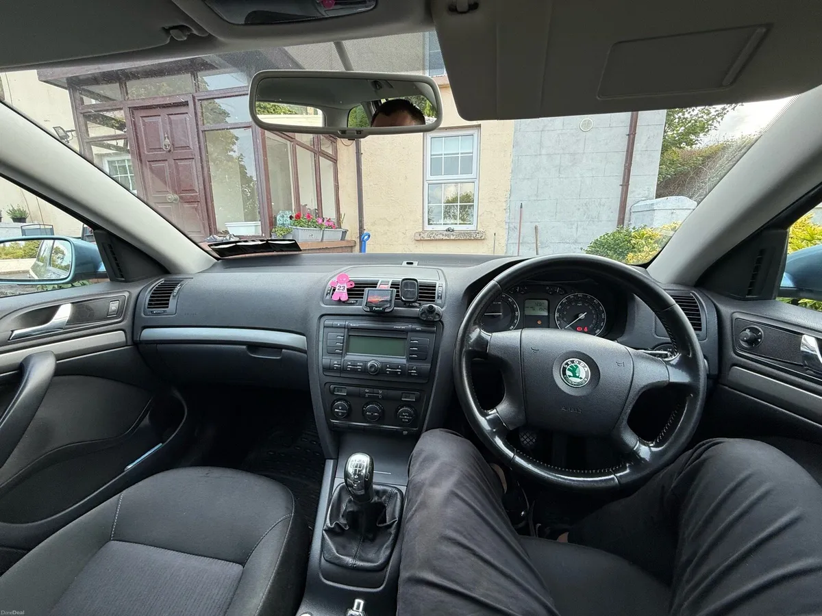 Skoda Octavia Elegance 1.9 tdi - Image 2