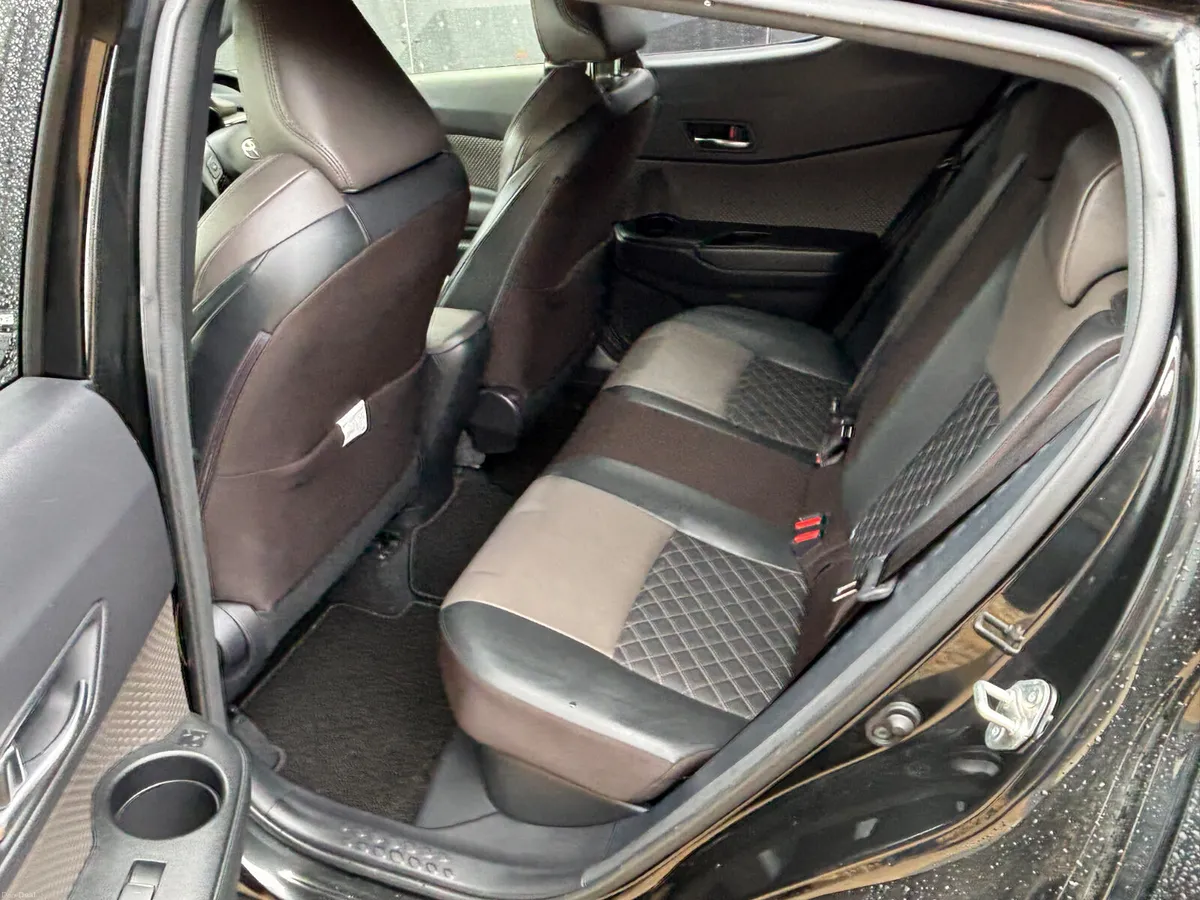 Toyota CH-R Sol Modellista Hybrid 2019 - Image 6