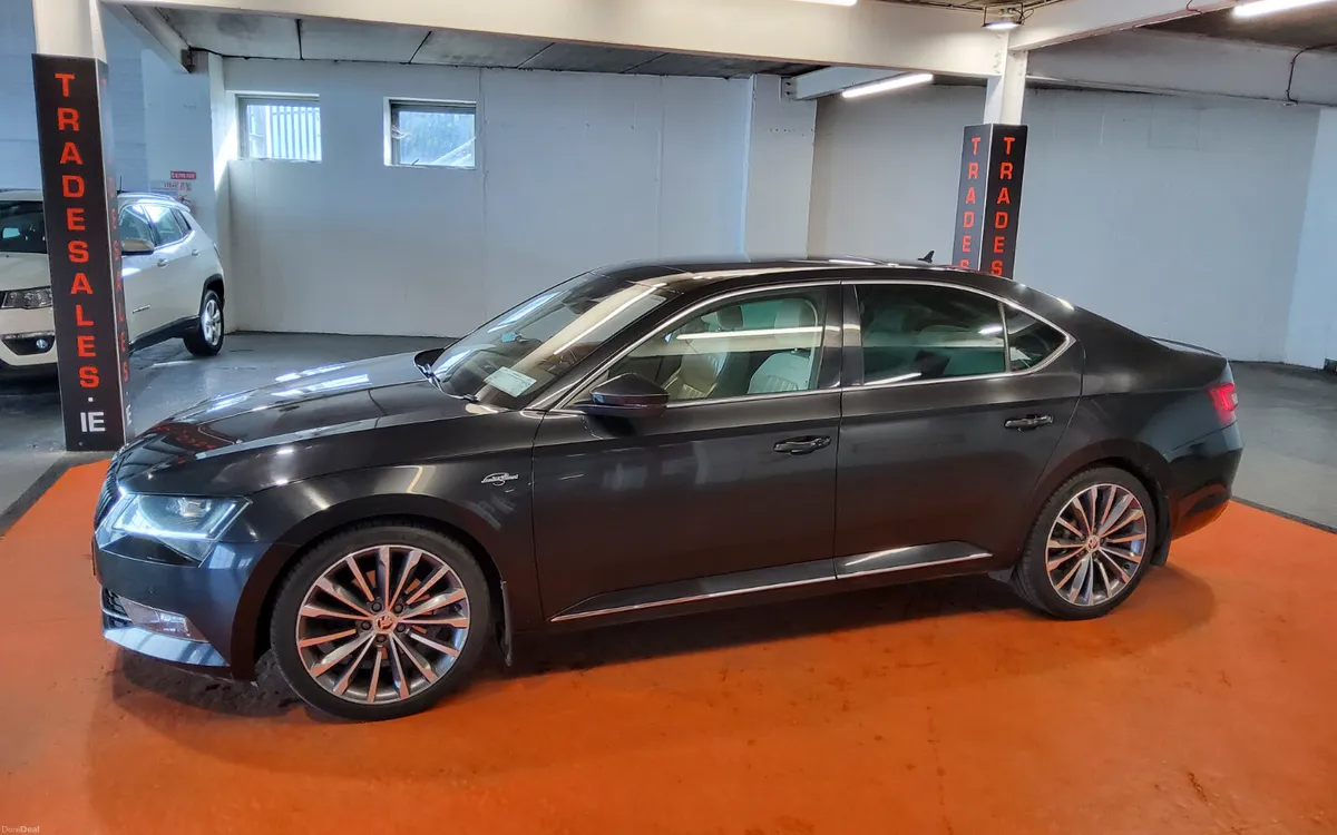 Skoda Superb 2019 - Image 5
