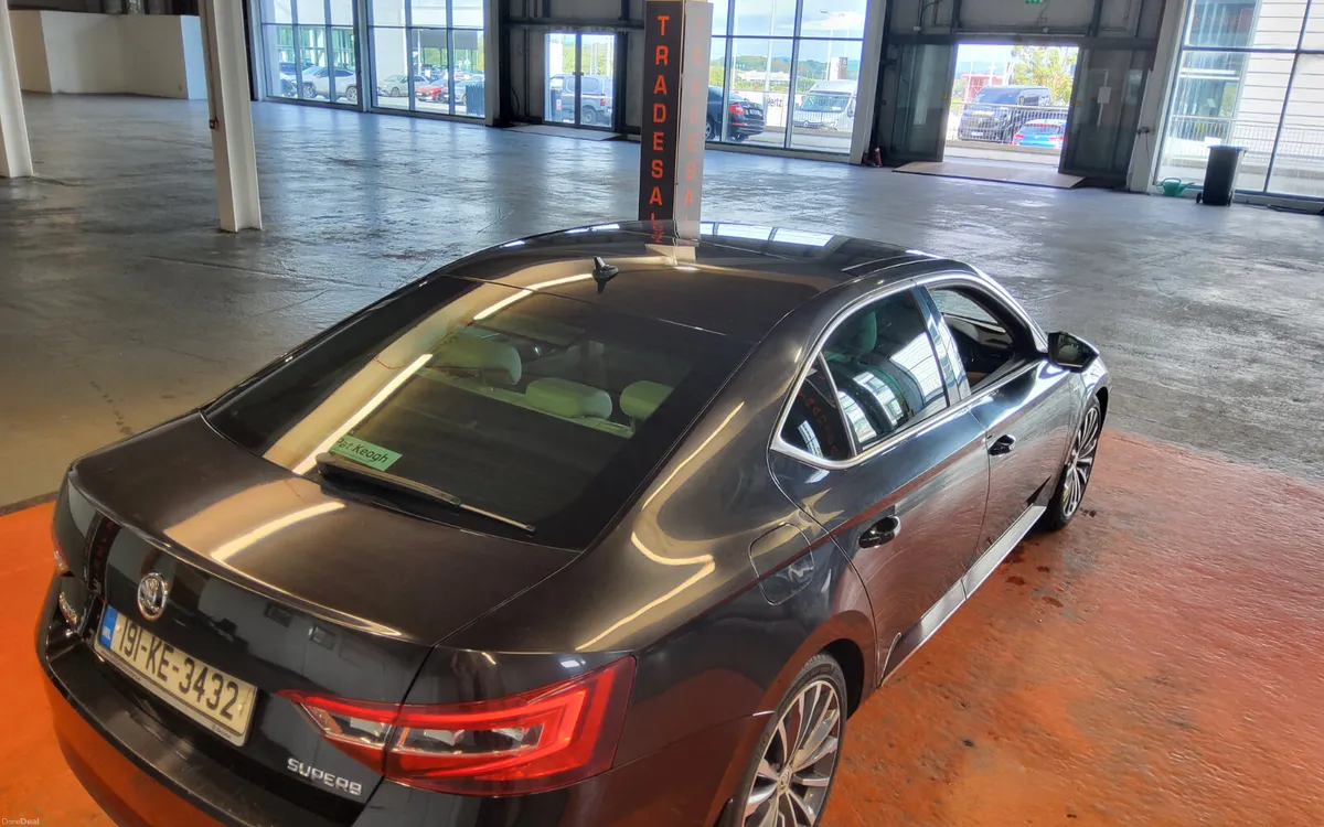 Skoda Superb 2019 - Image 2
