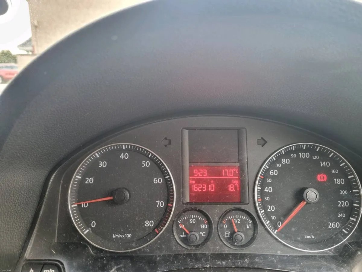 VW Jetta 1.6 - Image 2