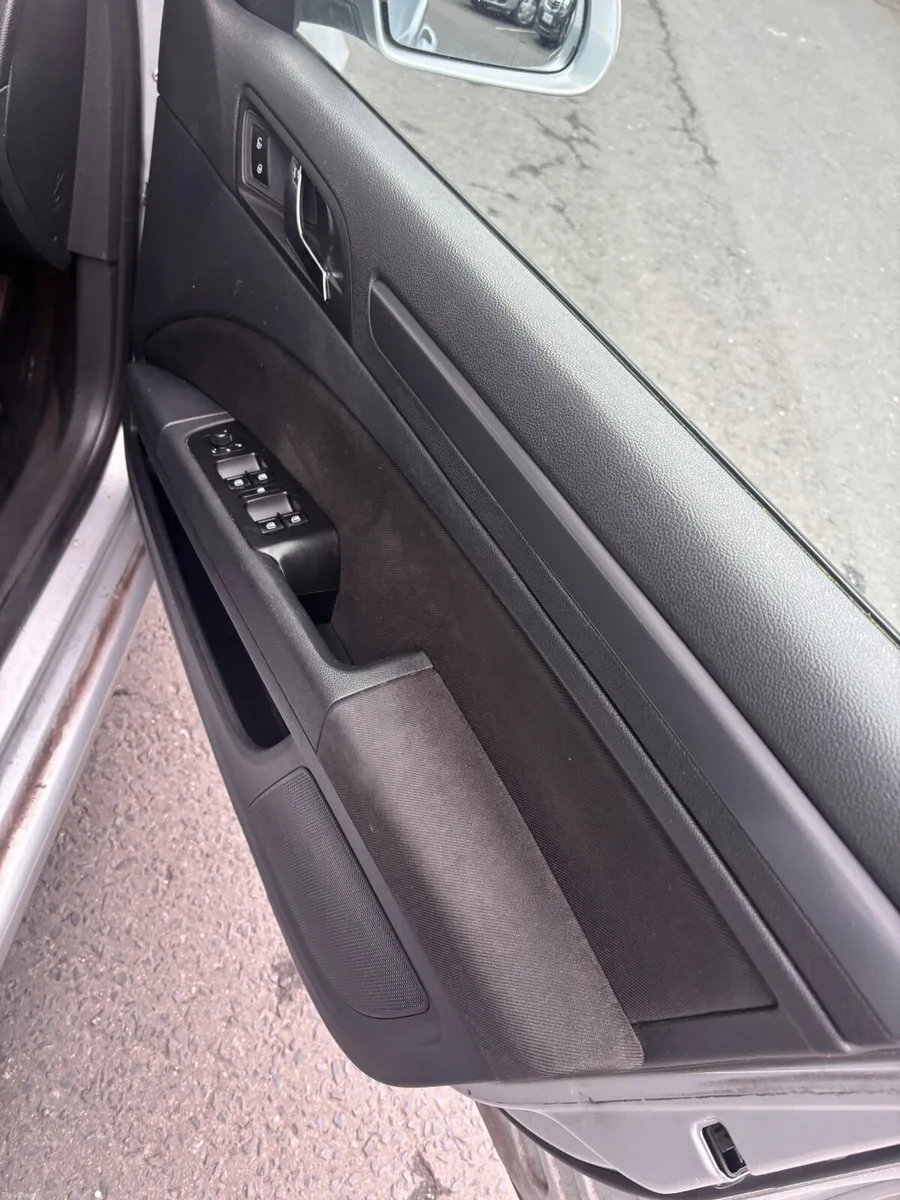 Skoda Superb 2013 - Image 2
