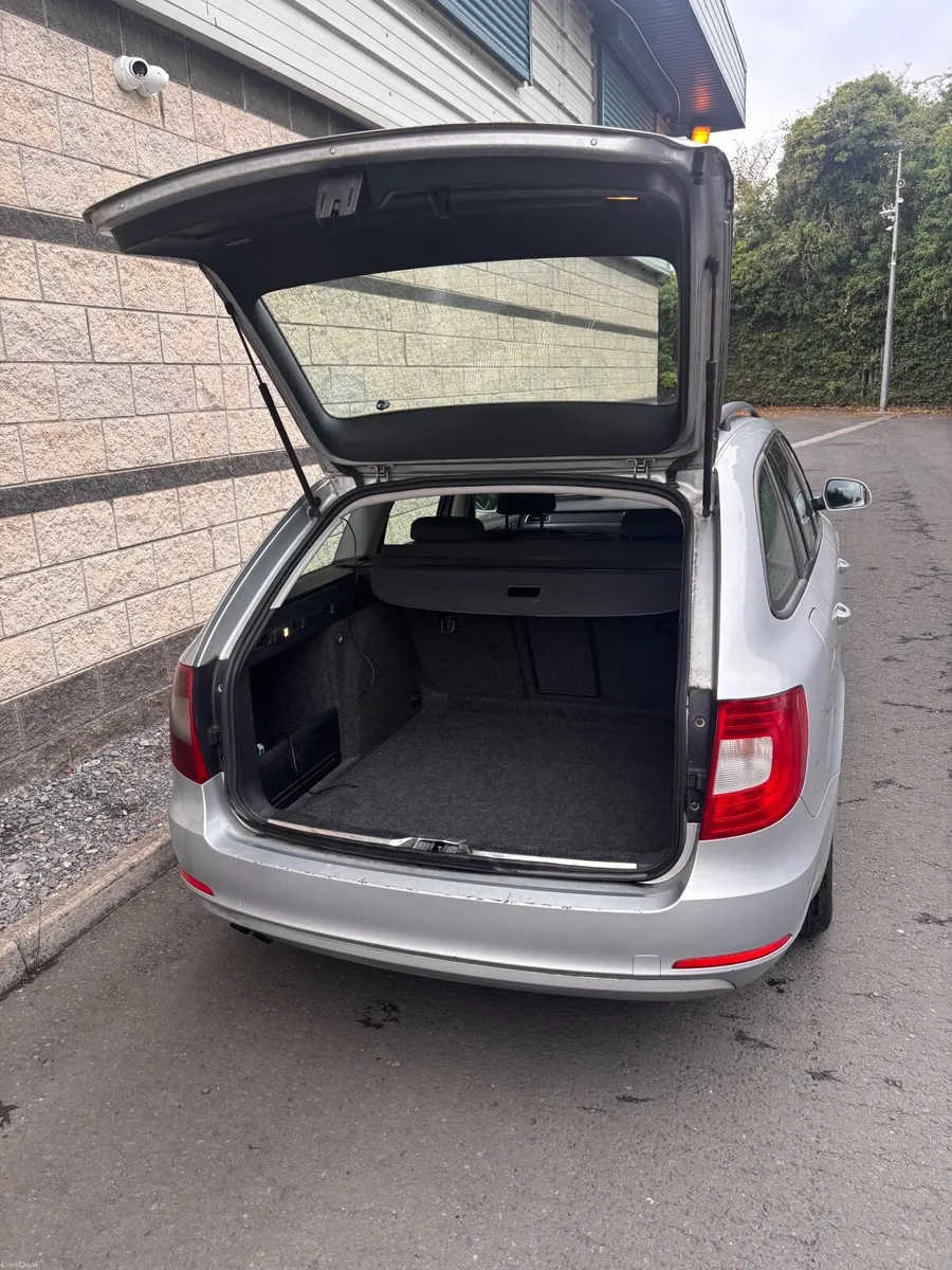 Skoda Superb 2013 - Image 5
