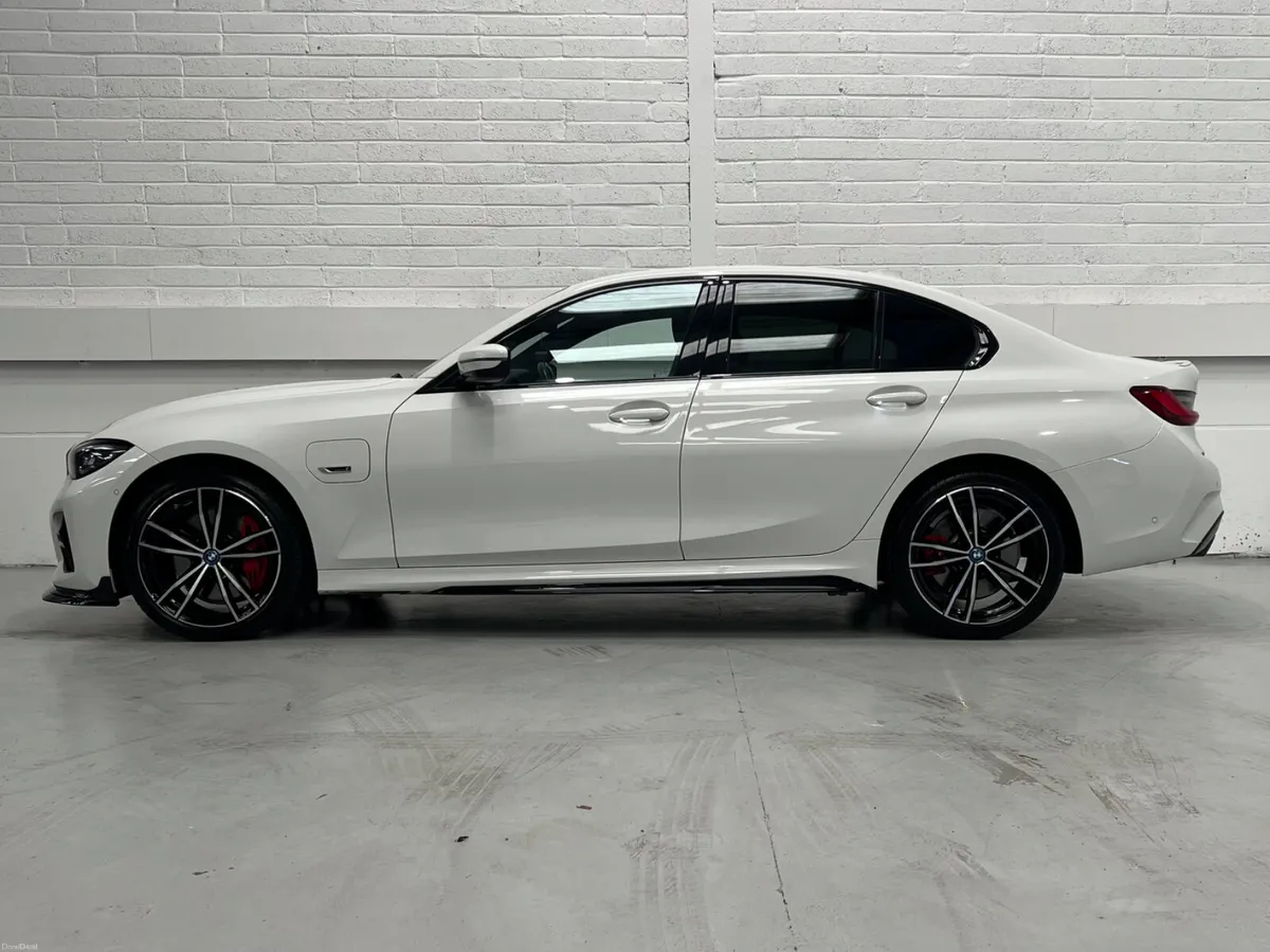 BMW 3 Series 330e M Sport Pro Edition Auto Saloon - Image 4
