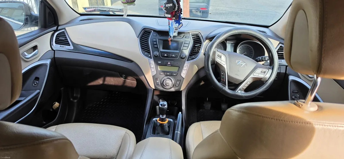 Hyundai Santa Fe 2014 - Image 2