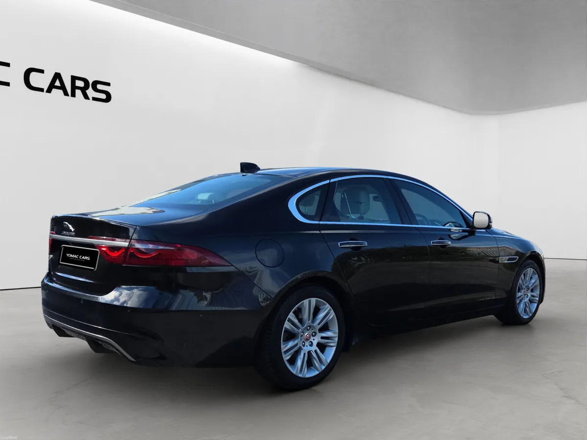 JAGUAR XF 2021 *FACE-LIFT* * 1 OWNER* - Image 3
