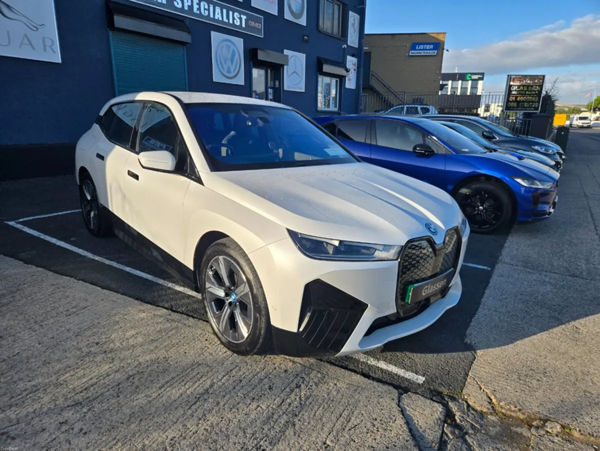 BMW iX XDRIVE40 M SPORT - Image 2