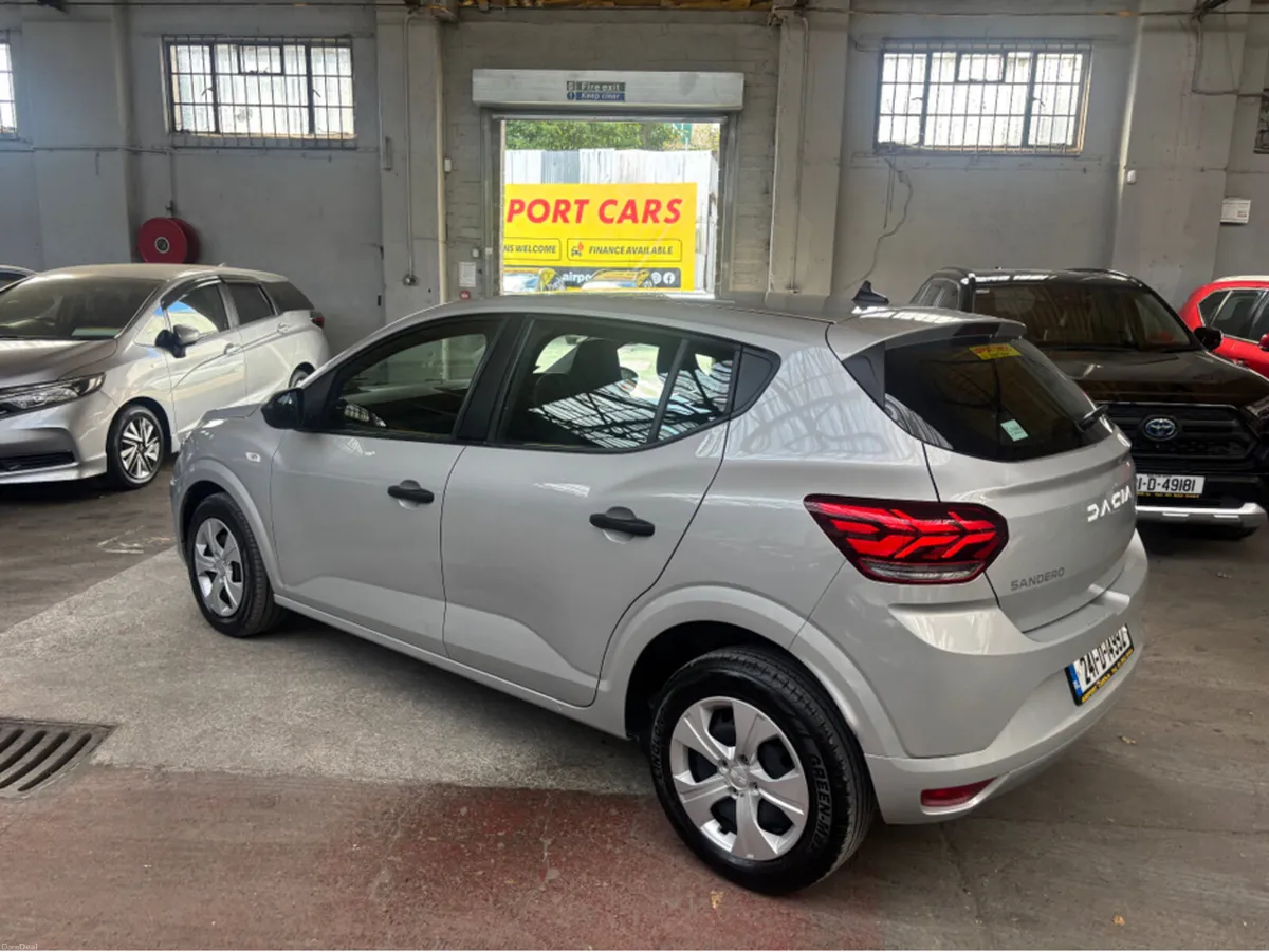 Dacia Sandero ESSENTIAL TCE 90 5SPEED N - Image 6