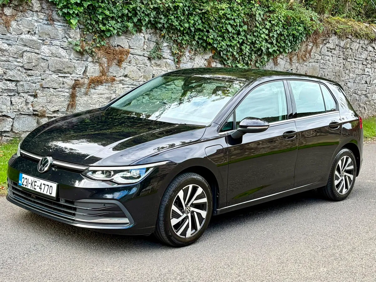 23 VW Golf 1.4 TSI Style E-HYBRID petrol automatic - Image 4