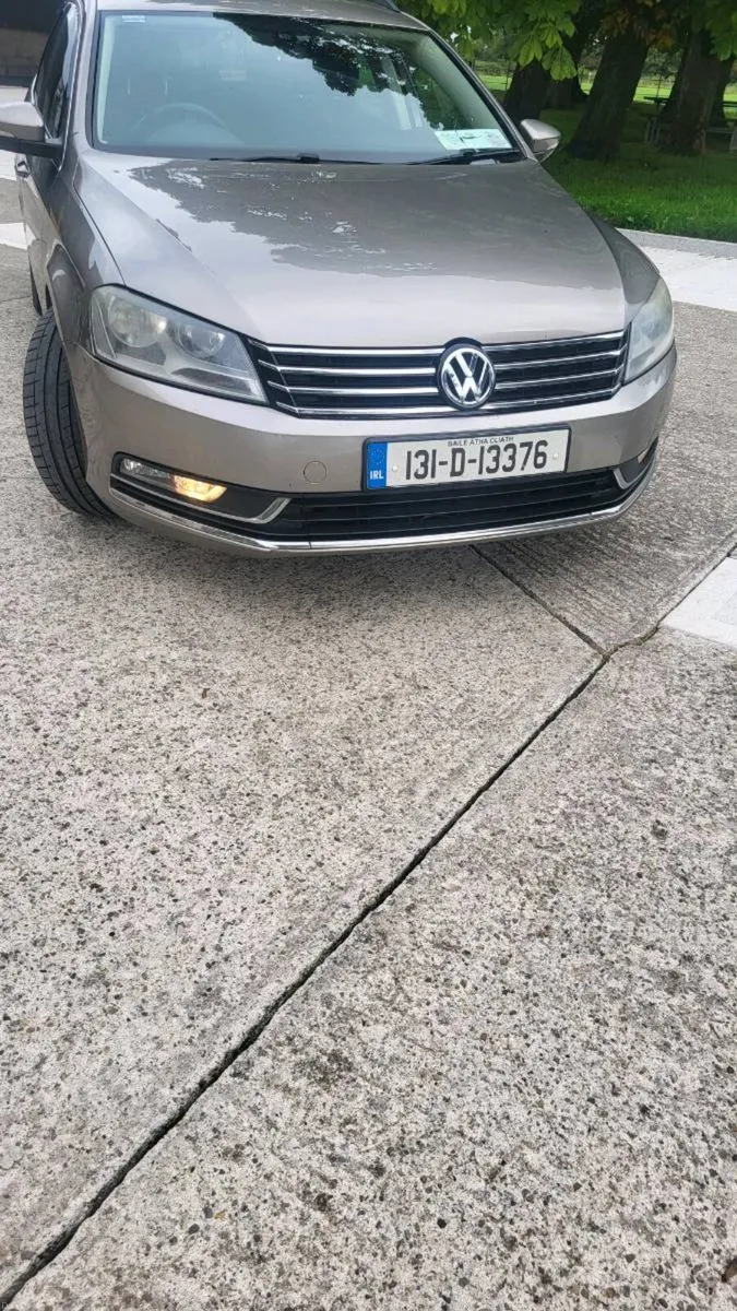 Volkswagen Passat 2013 - Image 2