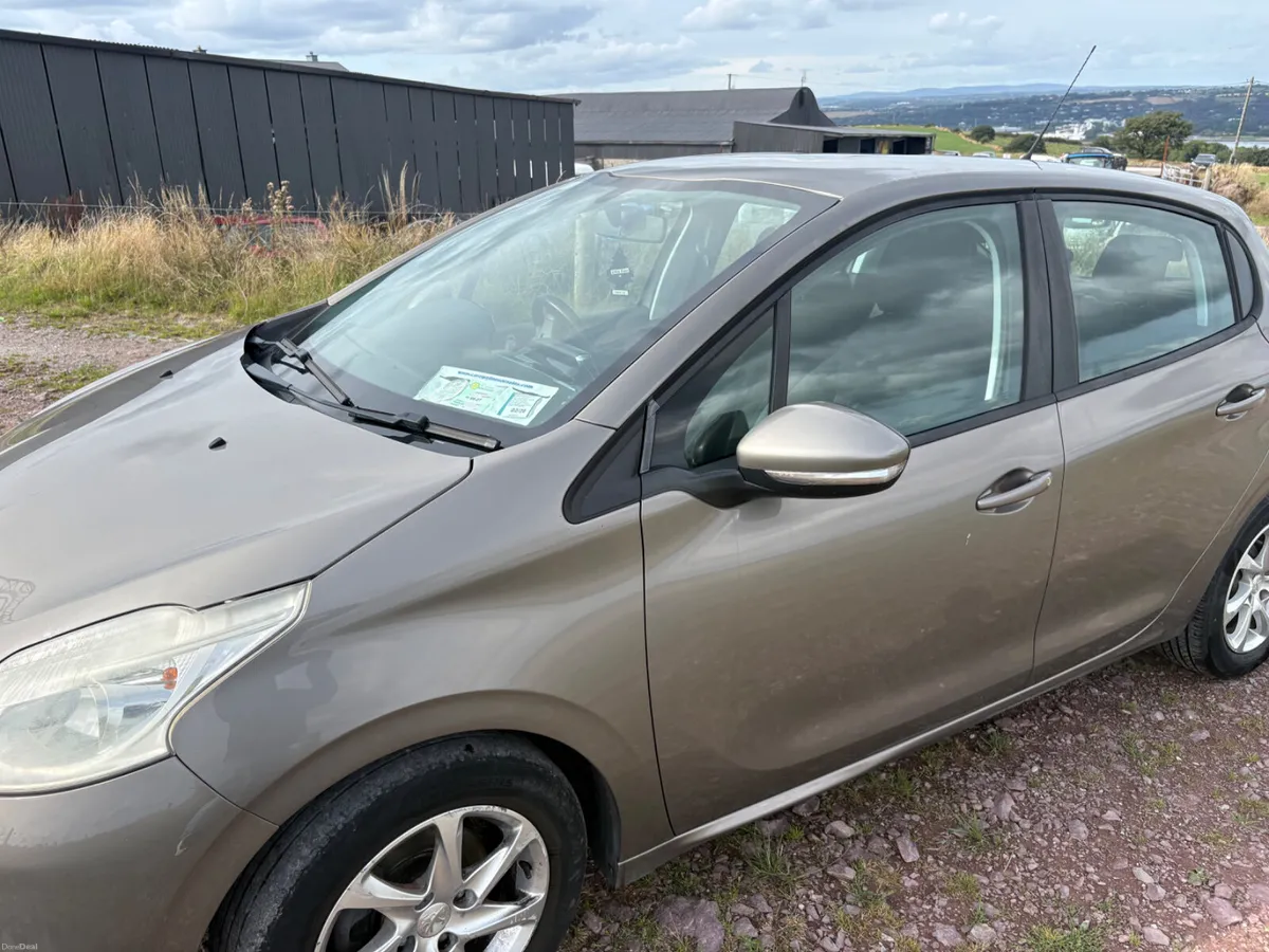 Peugeot 208 2014 - Image 1