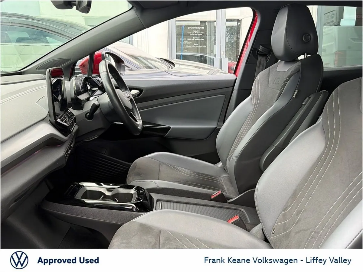 Volkswagen ID.5 77KWH BUSINESS 174HP  *KINGS RED M - Image 4