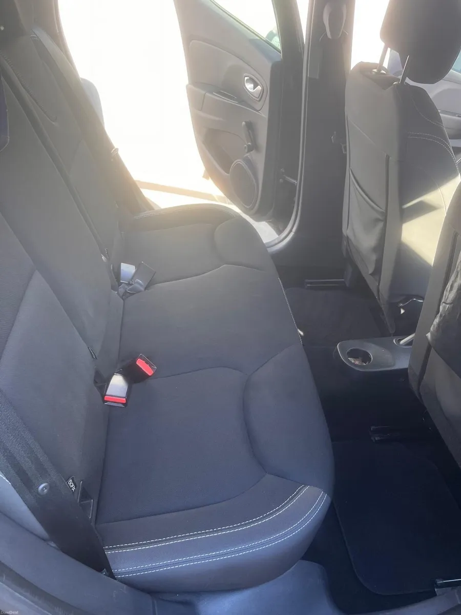 Renault Clio - Image 2