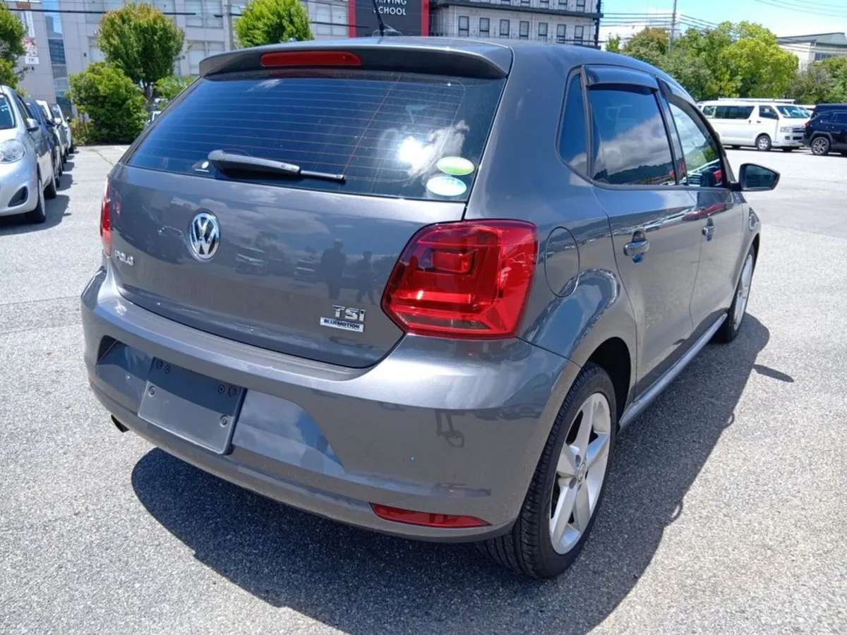 Volkswagen Polo Highline 1.2 5DR H/B Automatic - Image 5