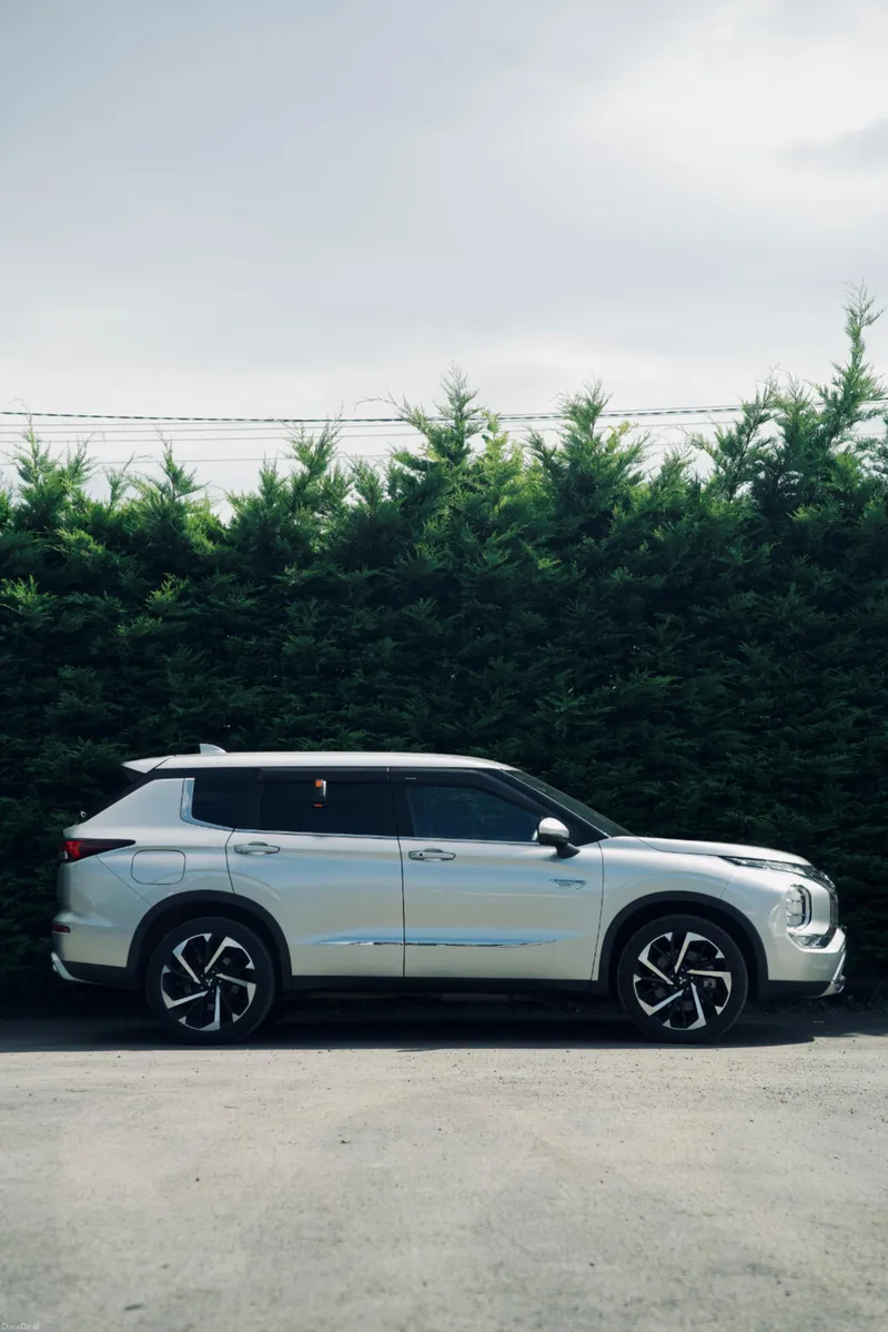 Mitsubishi Outlander PHEV 2021- High Spec - Image 5