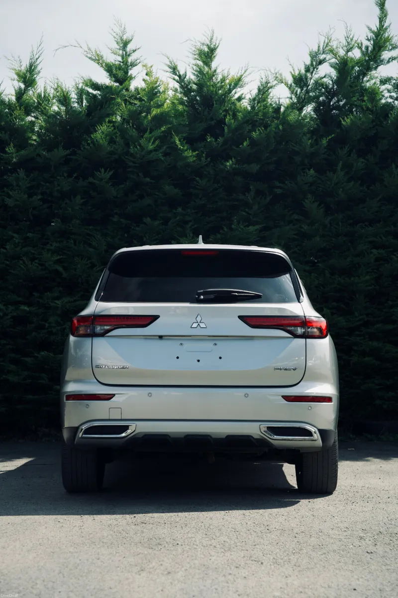Mitsubishi Outlander PHEV 2021- High Spec - Image 2