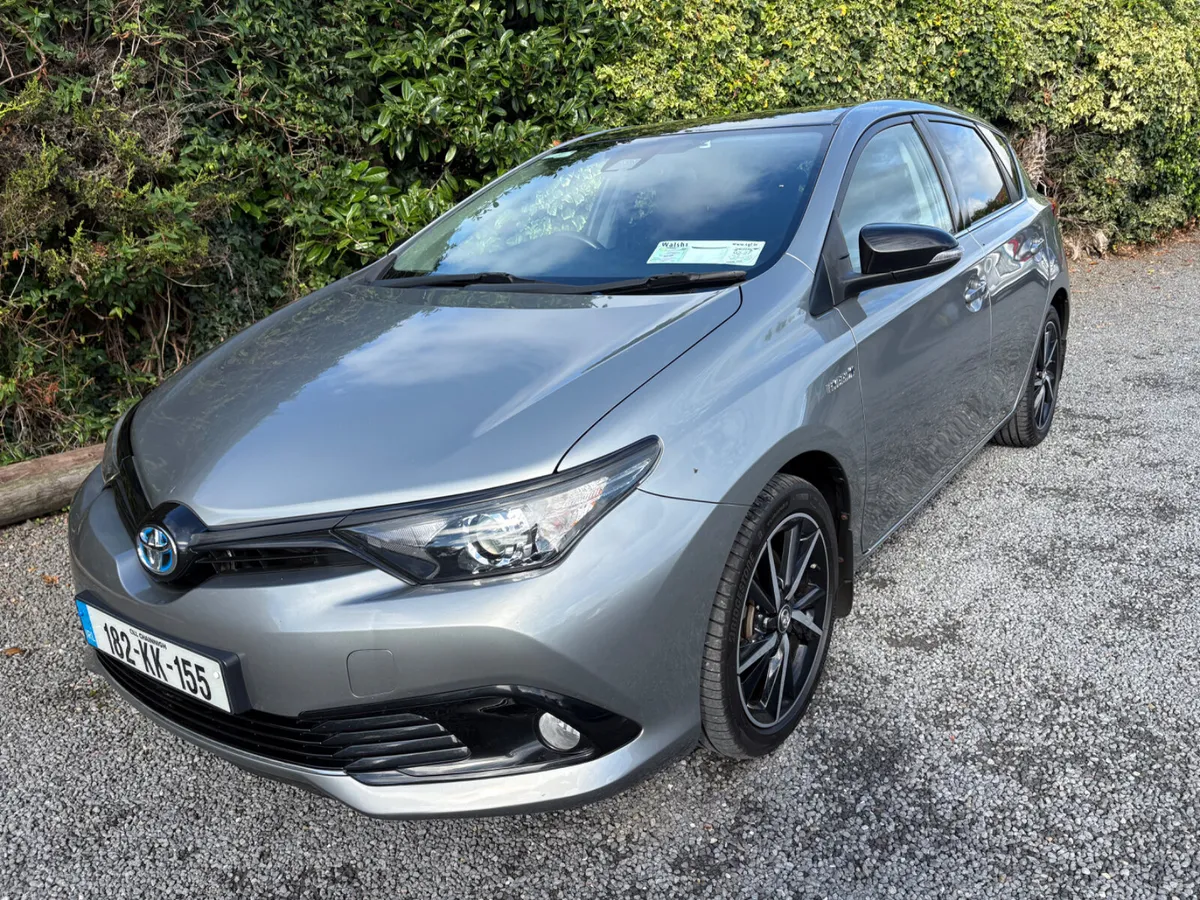 Toyota Auris 2018 Hybrid Luna Sport - Image 1