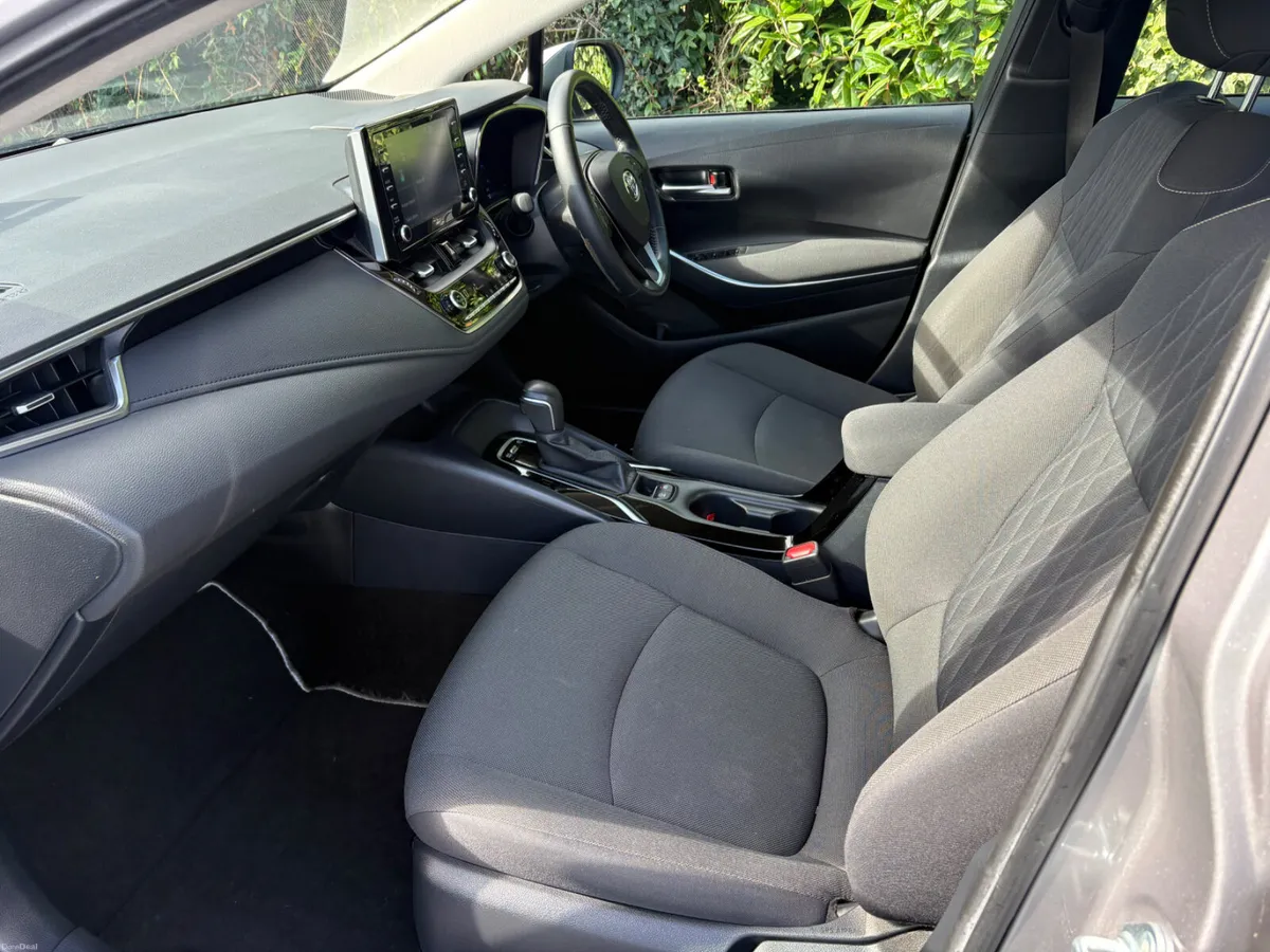 Toyota Corolla 2019 Hybrid - Image 5