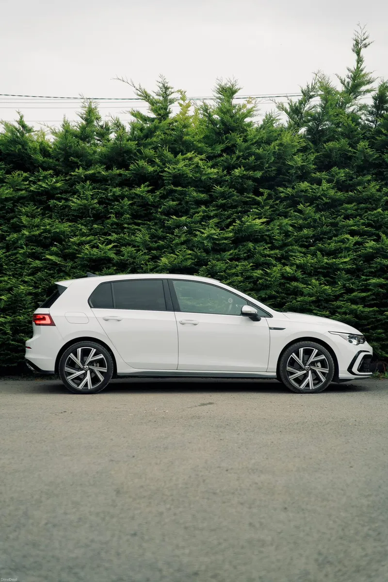 Volkswagen Golf R-Line 2024 | Premium Sporty - Image 5