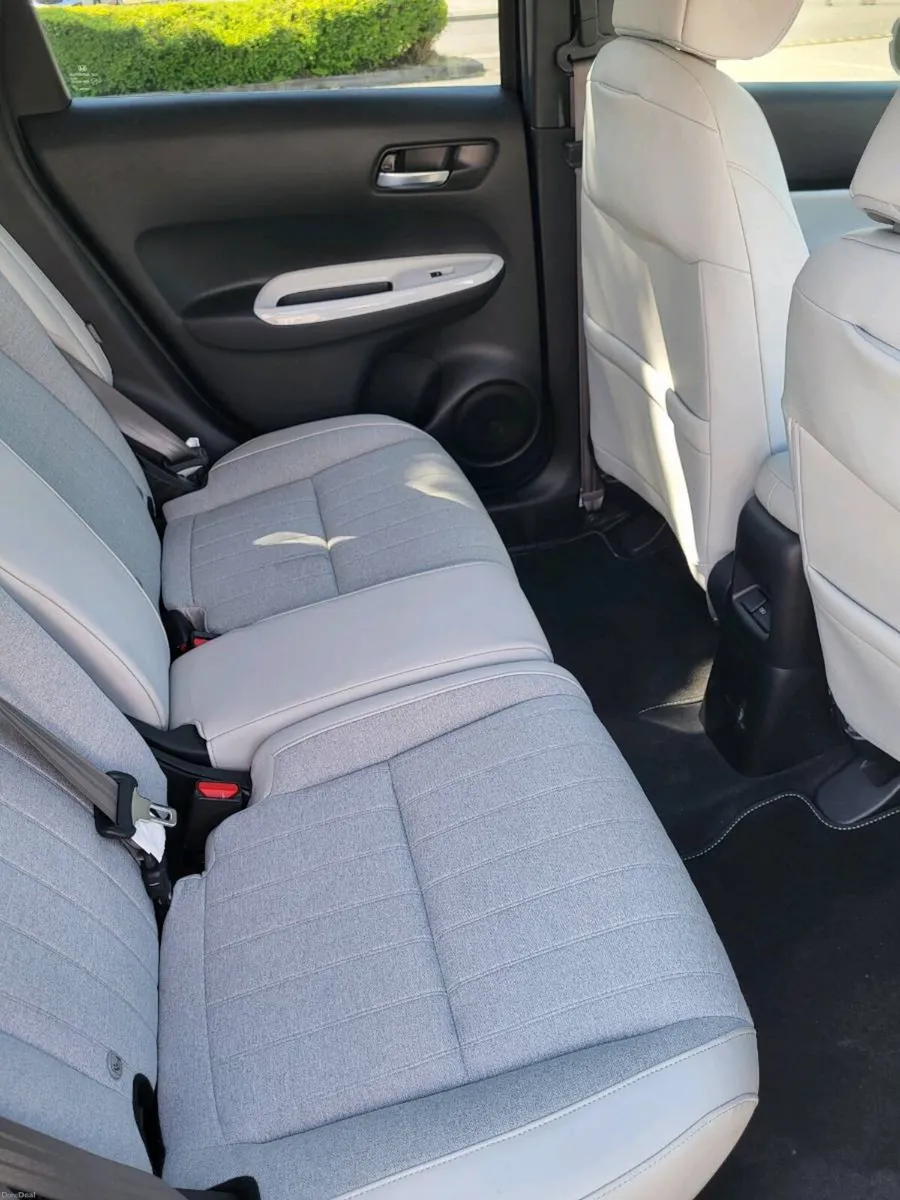 Car - Image 5