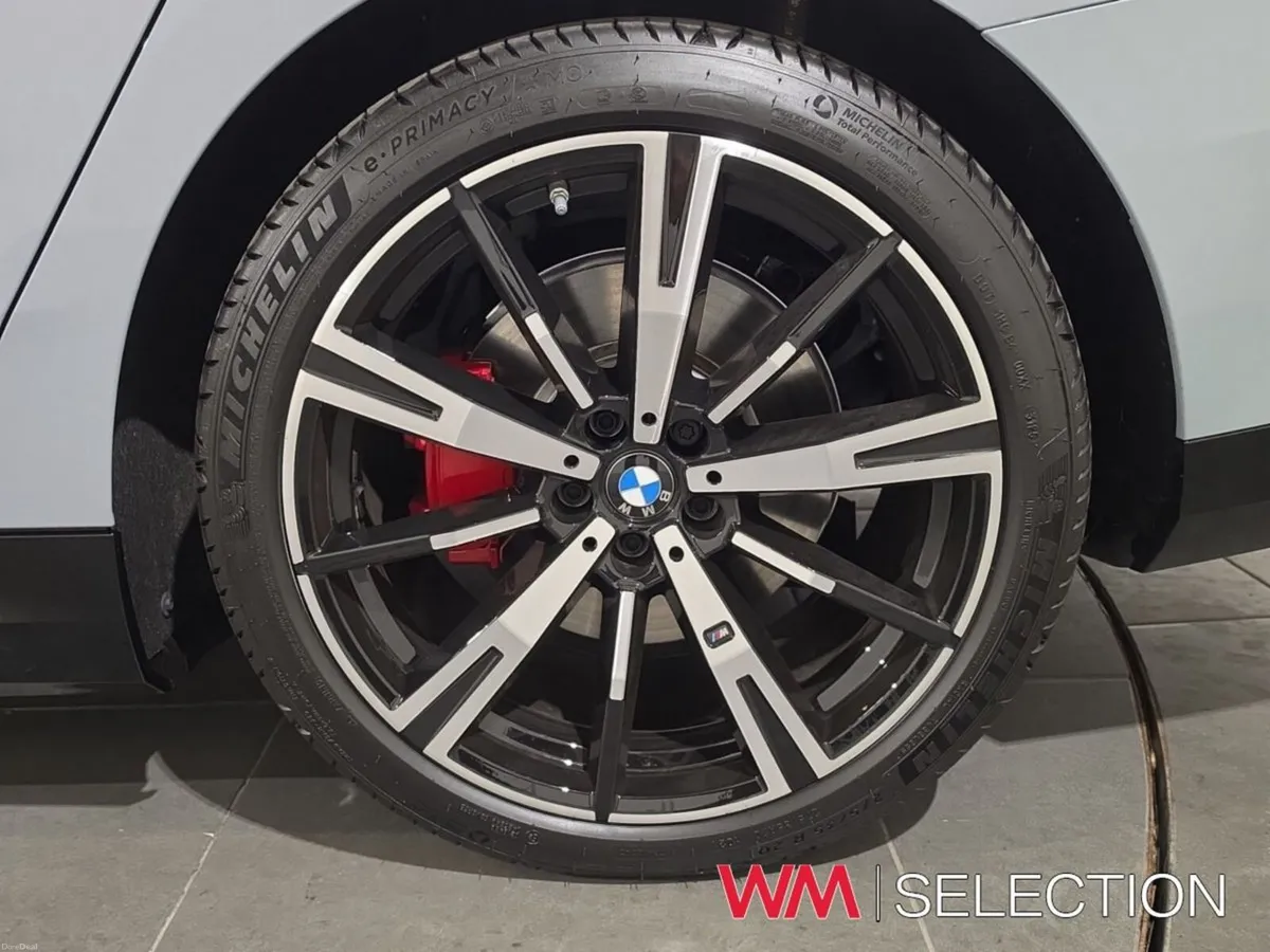 BMW i5 eDrive 40 M Sport Pro - Image 6