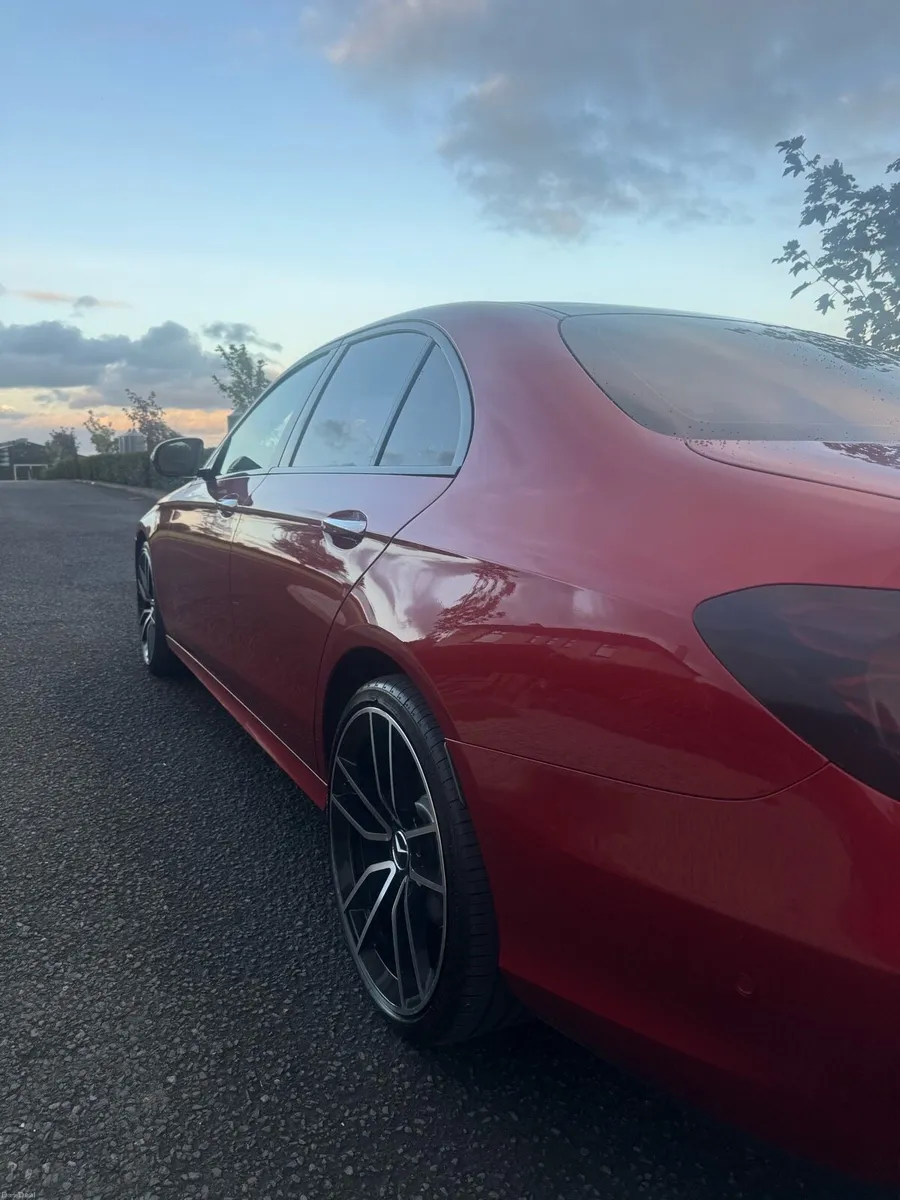 2017 Mercedes-Benz E220 AMG Premium Plus - Image 5