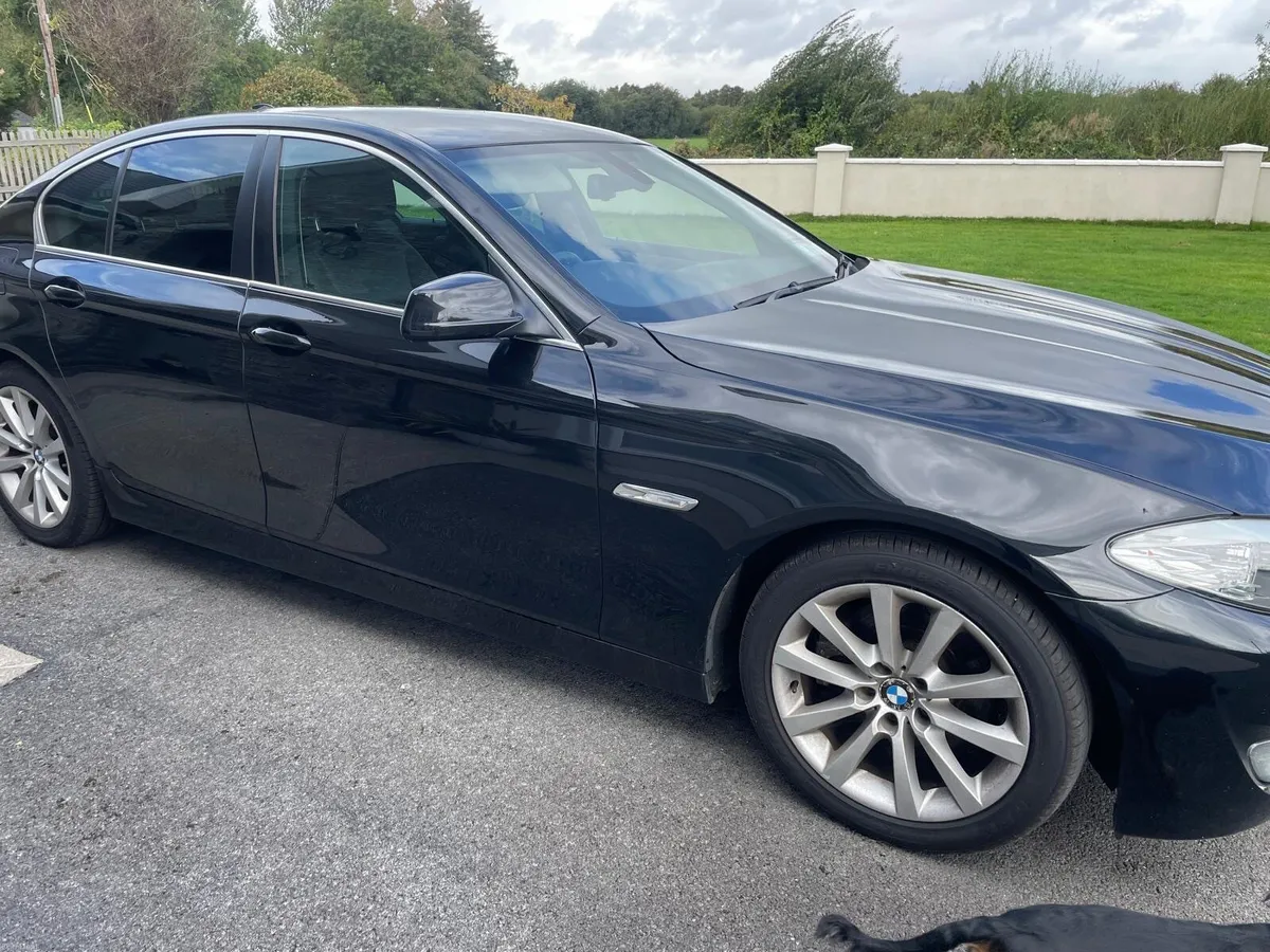 BMW 5-Series 2011 - Image 5