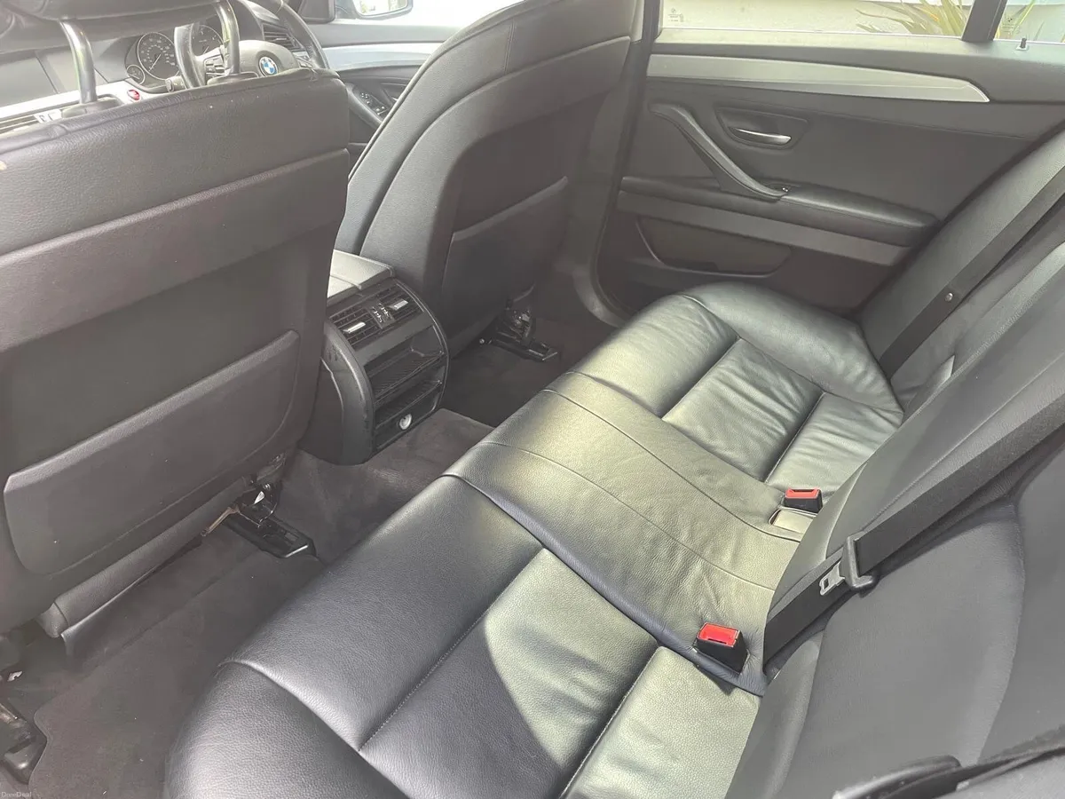 BMW 5-Series 2011 - Image 3