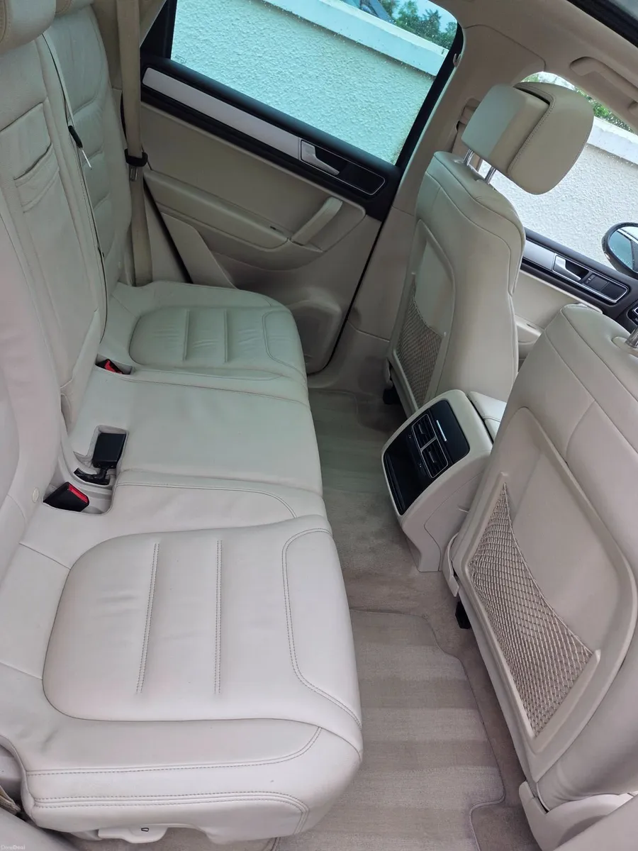 Volkswagen Touareg 2017 R-Line *Pan Sunroof* - Image 5
