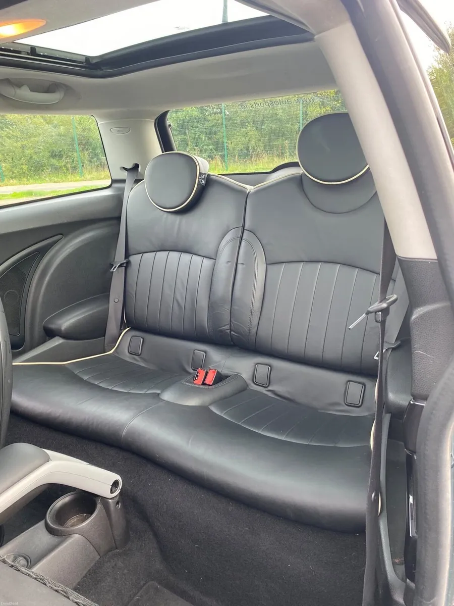 Mini Cooper one - Image 6