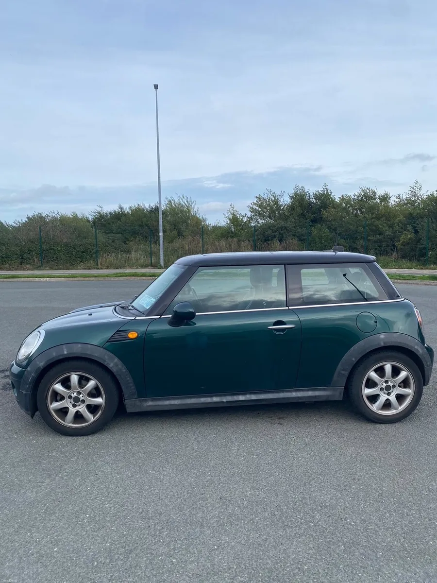 Mini Cooper one - Image 2