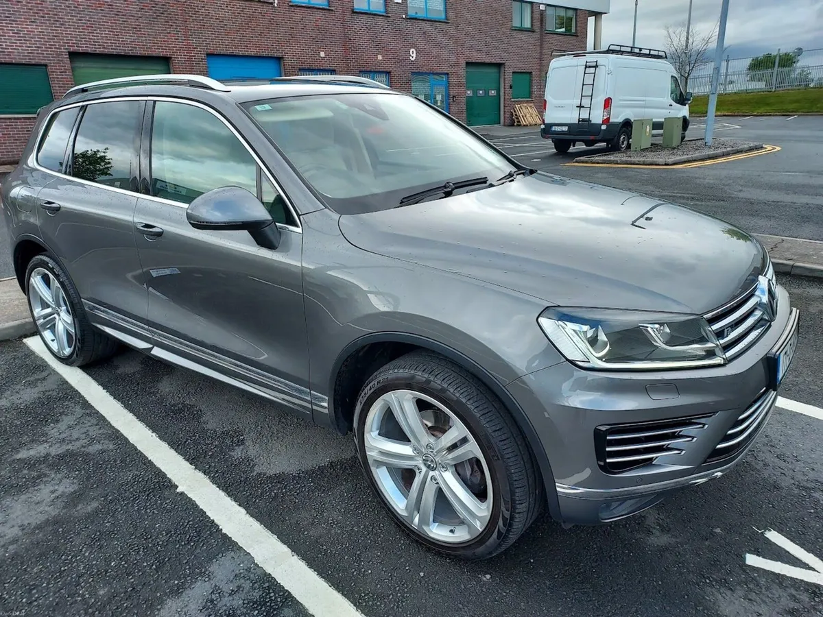 Volkswagen Touareg 2017 R-Line *Pan Sunroof* - Image 1