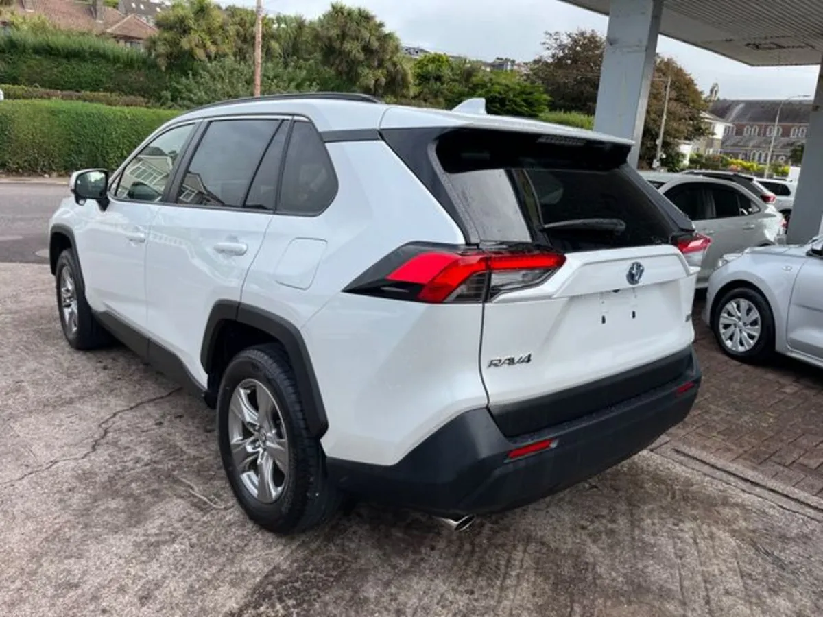 Toyota RAV4 Hybrid automatic - Image 4