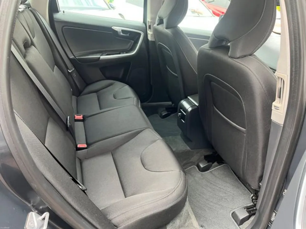 Volvo XC60 D3 FWD ES 5DR - Image 6