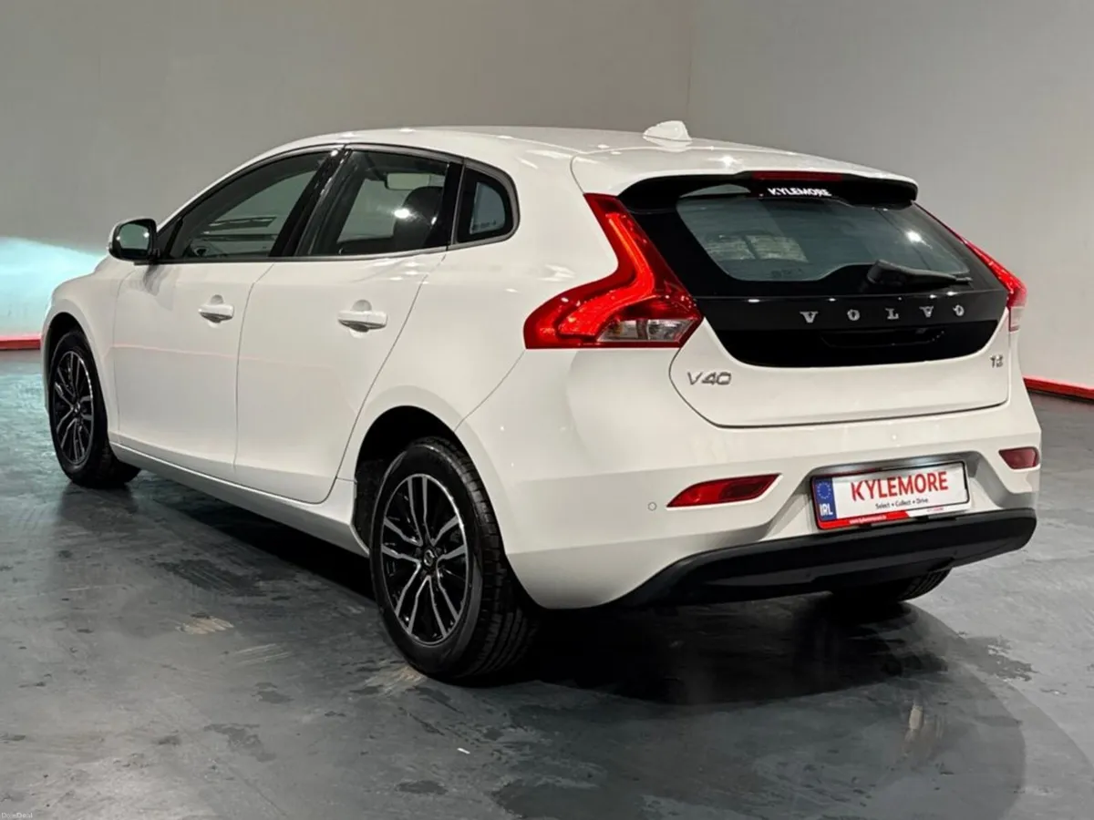 Volvo V40 1.5 AUTOMATIC - FACTORY ALLOYS - CRUISE - Image 5