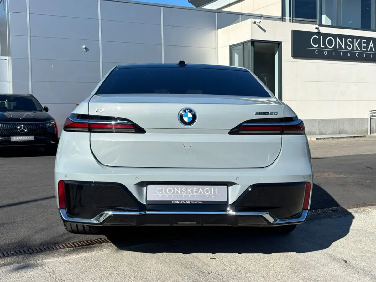 BMW i7 EDRIVE50 M SPORT - Image 6