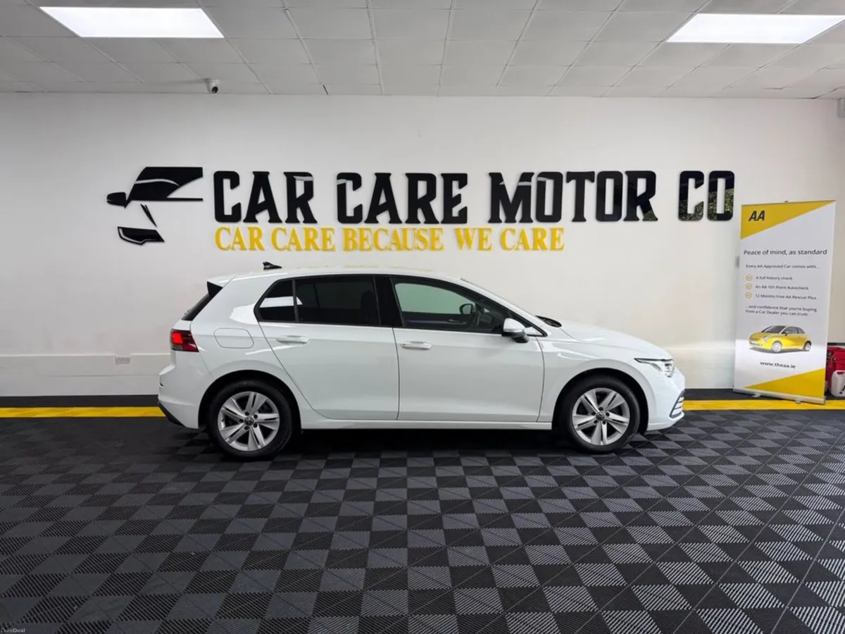 Volkswagen Golf Life 1.0 TSI Mhev 110HP 5 - Image 2