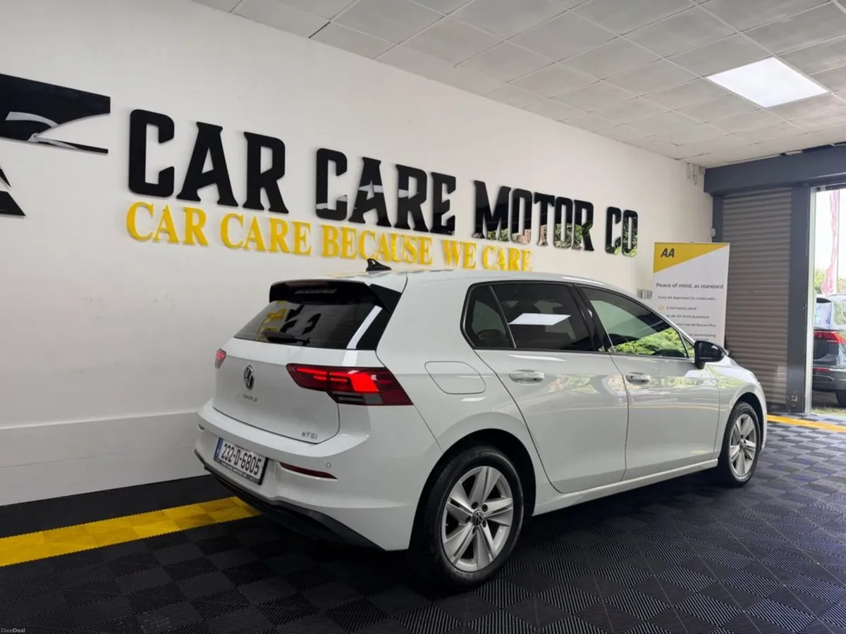 Volkswagen Golf Life 1.0 TSI Mhev 110HP 5 - Image 4