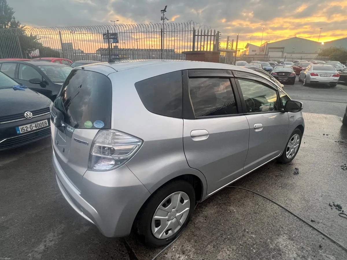 Honda Fit 2013 Automatic/ only 70k km/ warranty. - Image 5