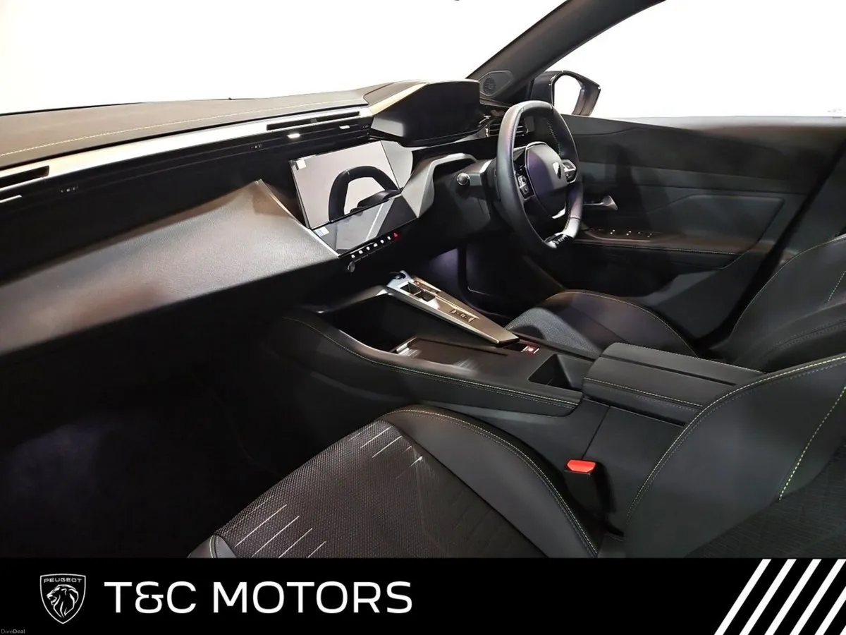 Peugeot 308 *Demo Hybrid* SW GT Model - Rear Camer - Image 4