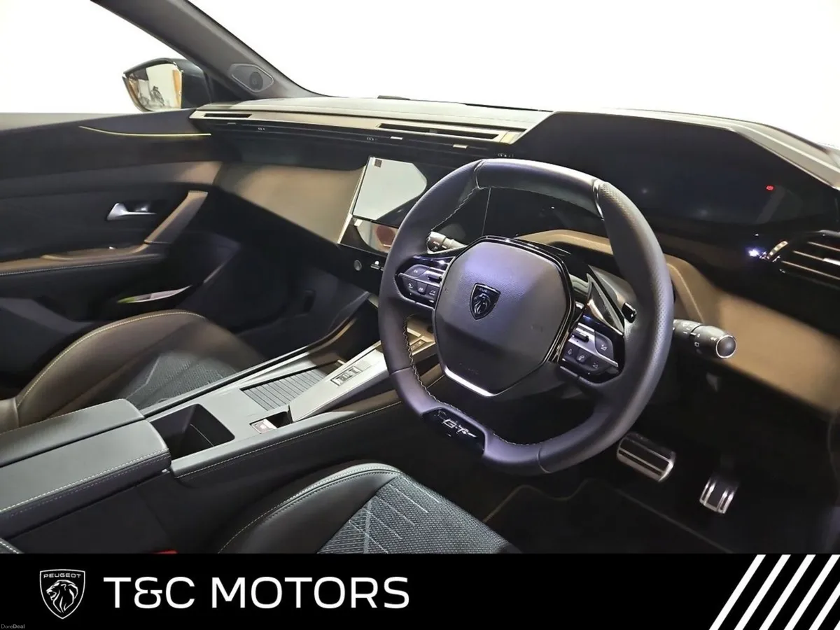 Peugeot 308 *Demo Hybrid* SW GT Model - Rear Camer - Image 6