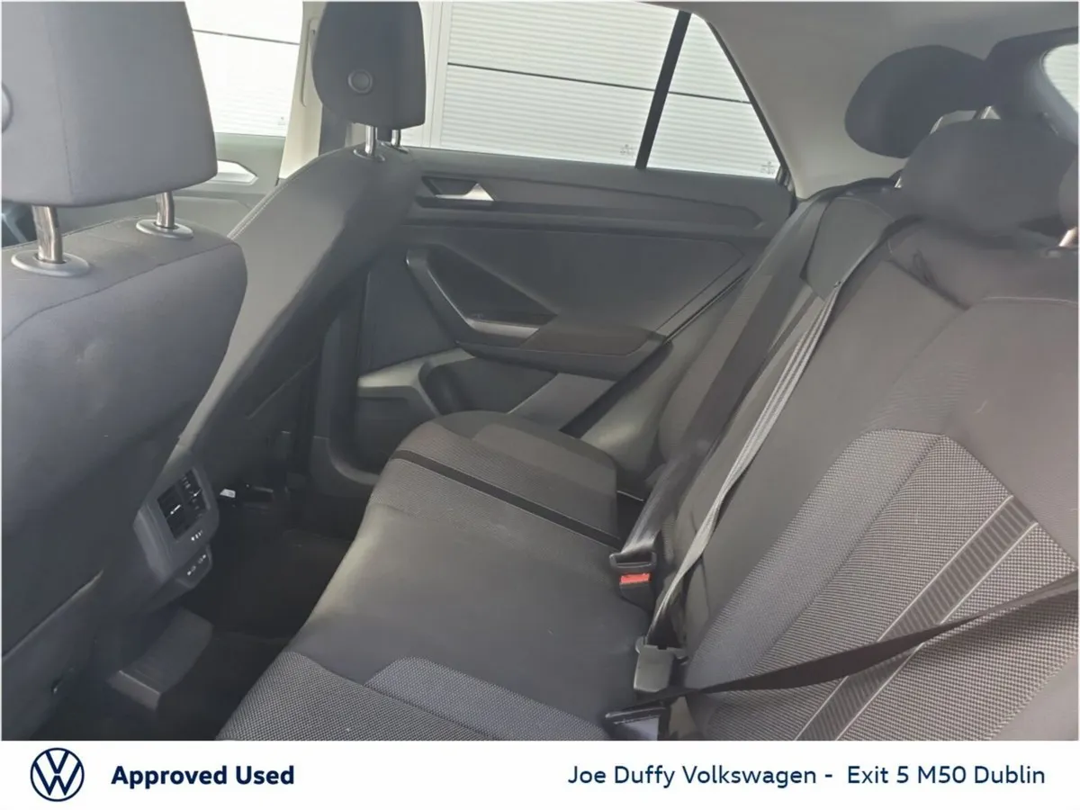 Volkswagen T-Roc LIFE 1.0TSI 110HP M6F MANUAL - Image 6