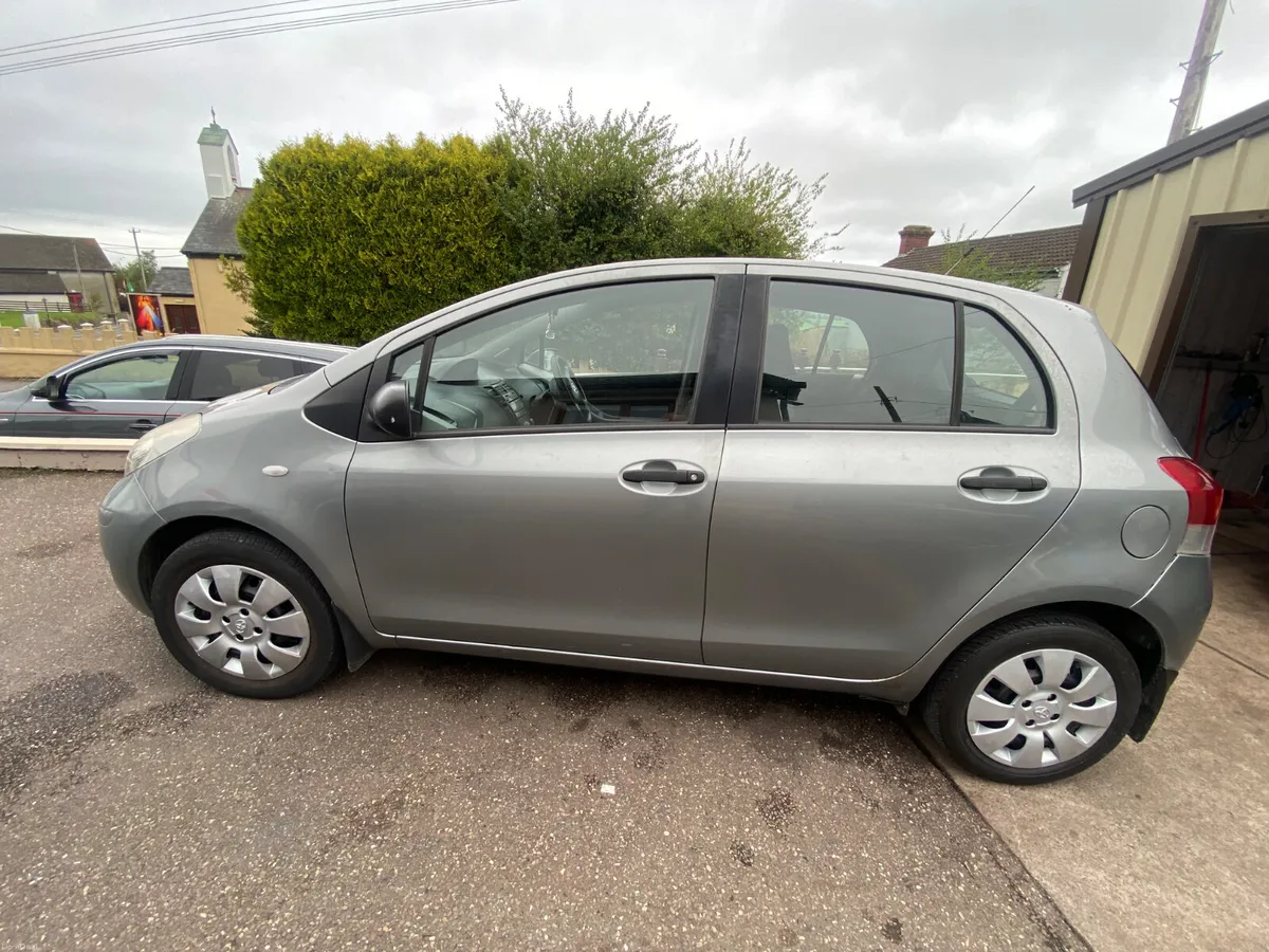 Toyota Yaris 2010 - Image 5