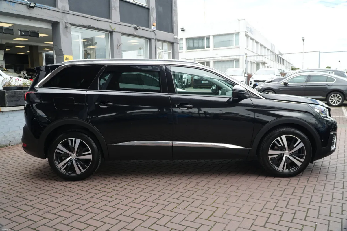 Peugeot 5008 2020 - Image 3