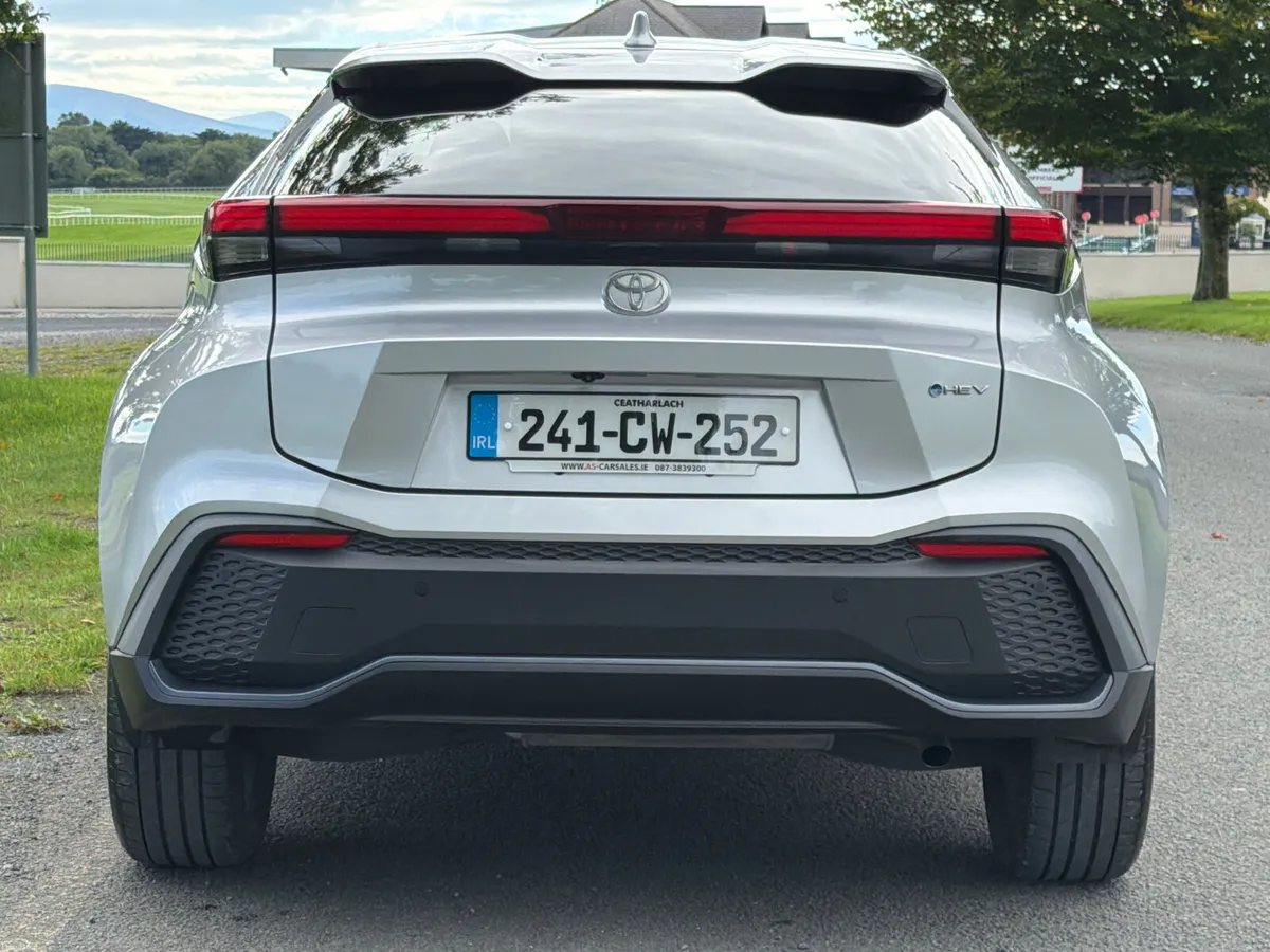 Toyota C-HR 2024 Sport 1.8 Hybrid Low Mileage - Image 6