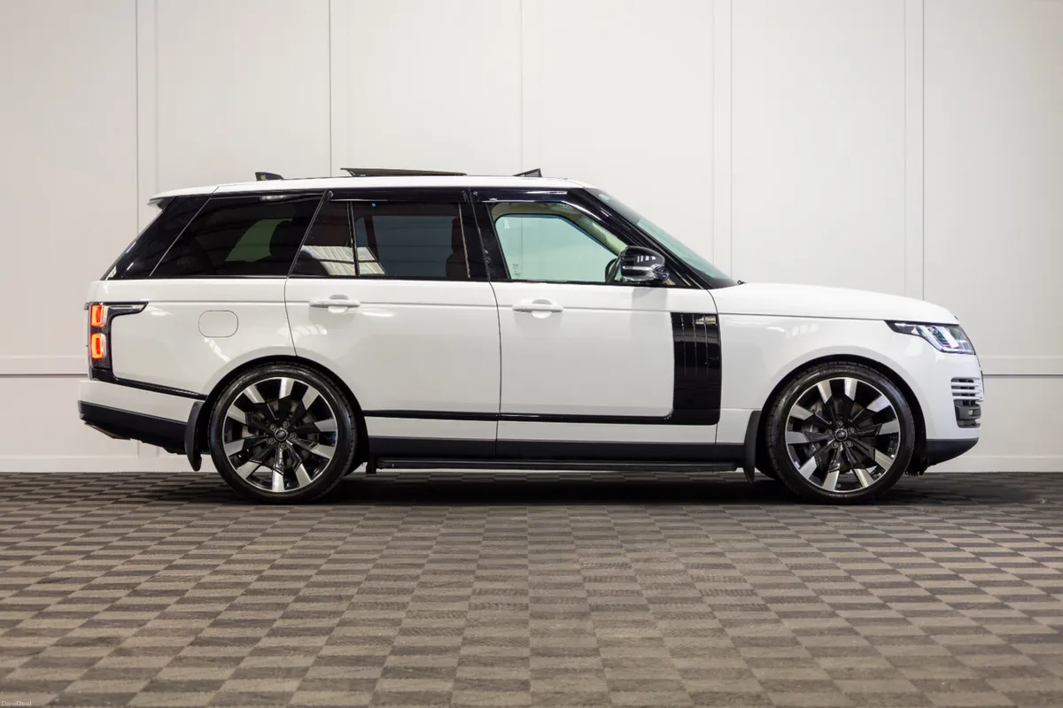 2022 Range Rover Westminster P400e Black - Image 6