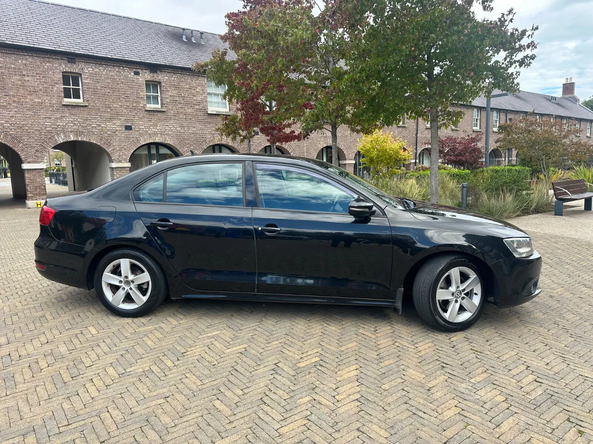 Volkswagen Jetta 2013 - Image 3