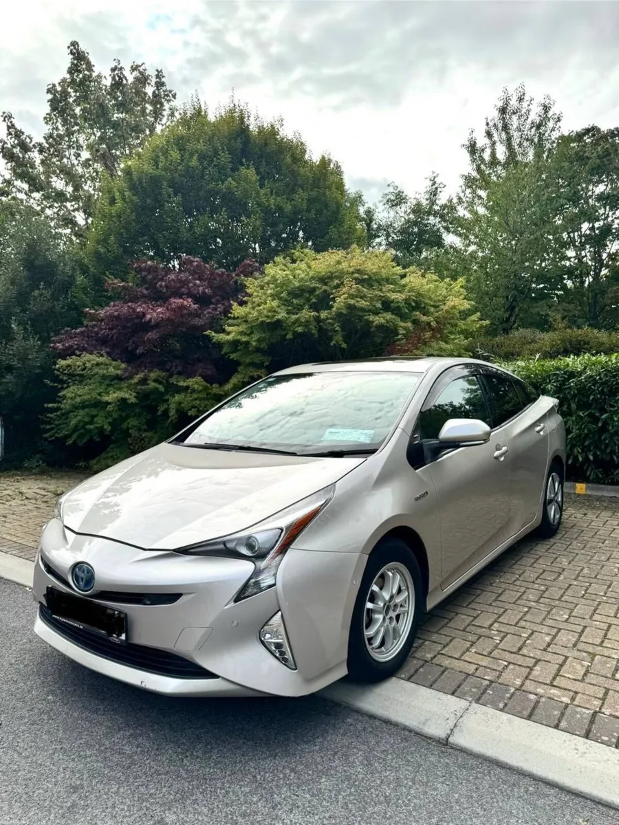 Toyota Prius 1.8 Hybrid Automatic 2017 - Image 1